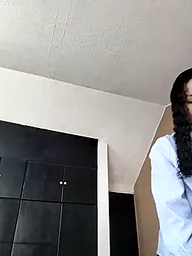 Snapshot of SofiaDelicia chatting on October 13, 2025, 1:44 pm SofiaDelicia online show from October 13, 2025, 1:44 pm