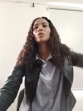 Snapshot of SofiaDelicia chatting on November 2, 2025, 2:41 pm SofiaDelicia online show from November 2, 2025, 2:41 pm