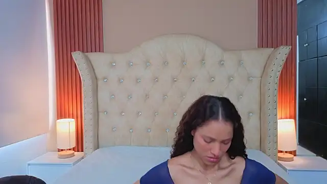 Snapshot of SofiaDelicia chatting on November 25, 2025, 4:40 pm SofiaDelicia online show from November 25, 2025, 4:40 pm