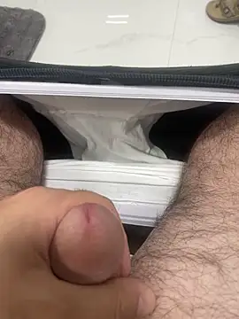 Heros2000 online show from November 18, 2025, 6:45 pm