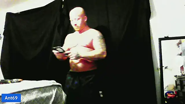 Snapshot of AntMeich6969 chatting on September 28, 2025, 11:54 pm AntMeich6969 online show from September 28, 2025, 11:54 pm