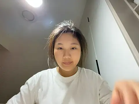 xena0501 online show from November 3, 2025, 5:47 pm