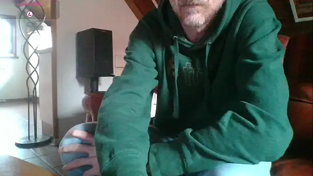 Snapshot of Vrenico-SC chatting on September 24, 2025, 3:37 pm Vrenico-SC online show from September 24, 2025, 3:37 pm