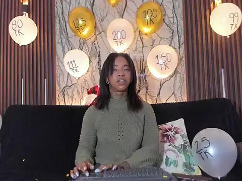 Snapshot of Pauline_Fox chatting on November 16, 2025, 3:12 am Pauline Fox online show from November 16, 2025, 3:12 am