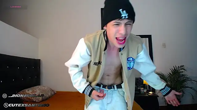 Snapshot of santiago_cutex chatting on September 20, 2025, 5:30 am santiago cutex online show from September 20, 2025, 5:30 am