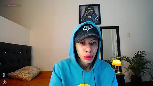 Snapshot of santiago_cutex chatting on September 23, 2025, 7:55 am santiago cutex online show from September 23, 2025, 7:55 am