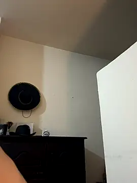 Snapshot of santiago_cutex chatting on October 24, 2025, 9:38 am santiago cutex online show from October 24, 2025, 9:38 am