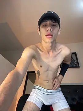 Snapshot of santiago_cutex chatting on October 28, 2025, 11:14 am santiago cutex online show from October 28, 2025, 11:14 am