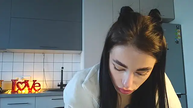 EvaMelnik online show from September 23, 2025, 2:31 pm