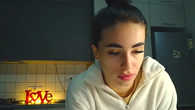 EvaMelnik online show from October 4, 2025, 4:27 pm