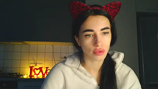 EvaMelnik online show from October 7, 2025, 2:58 pm