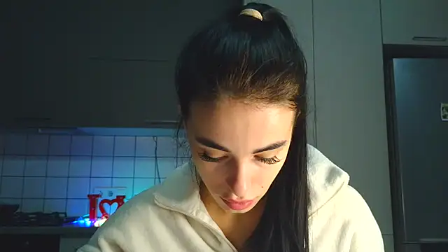 EvaMelnik online show from October 16, 2025, 5:14 pm