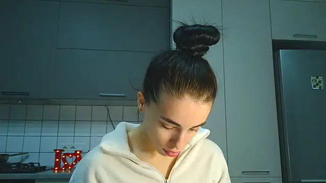 EvaMelnik online show from November 12, 2025, 4:18 pm