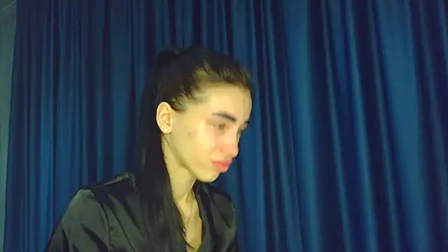 EvaMelnik online show from November 23, 2025, 5:24 pm