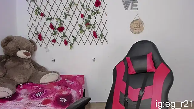 Snapshot of emma_grays2 chatting on October 30, 2025, 4:03 am emma grays2 online show from October 30, 2025, 4:03 am