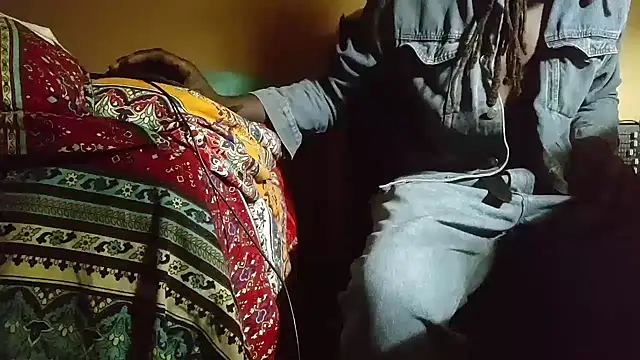 EYEzIAM online show from November 6, 2025, 9:54 am