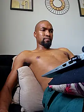 Snapshot of mojaymort chatting on October 17, 2025, 8:39 am mojaymort online show from October 17, 2025, 8:39 am