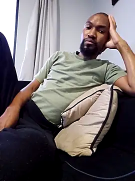 Snapshot of mojaymort chatting on November 18, 2025, 4:44 pm mojaymort online show from November 18, 2025, 4:44 pm