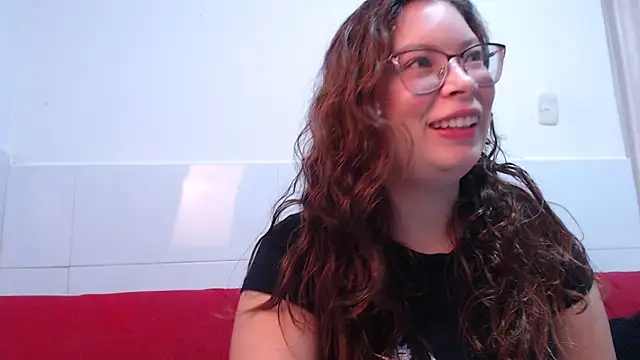 Snapshot of zoewhite2 chatting on October 25, 2025, 7:08 pm zoewhite2 online show from October 25, 2025, 7:08 pm