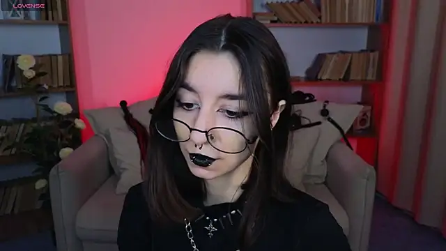 Snapshot of Mistress__Marcelline chatting on September 12, 2025, 9:09 am Mistress Marcelline online show from September 12, 2025, 9:09 am