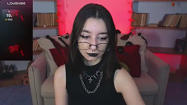 Snapshot of Mistress__Marcelline chatting on September 19, 2025, 10:05 am Mistress Marcelline online show from September 19, 2025, 10:05 am