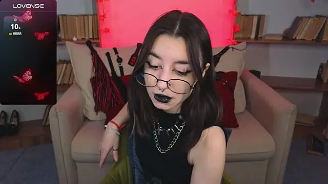 Snapshot of Mistress__Marcelline chatting on September 21, 2025, 9:44 am Mistress Marcelline online show from September 21, 2025, 9:44 am