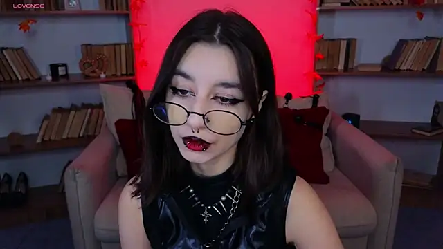 Snapshot of Mistress__Marcelline chatting on September 24, 2025, 9:34 am Mistress Marcelline online show from September 24, 2025, 9:34 am