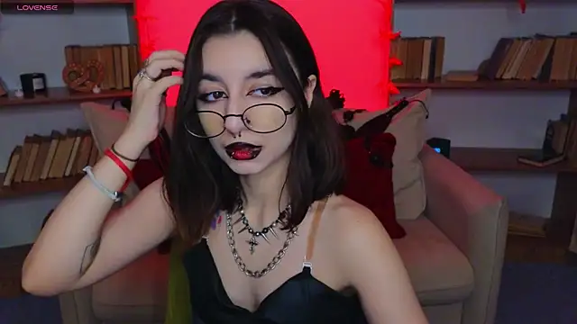 Snapshot of Mistress__Marcelline chatting on September 26, 2025, 1:42 am Mistress Marcelline online show from September 26, 2025, 1:42 am