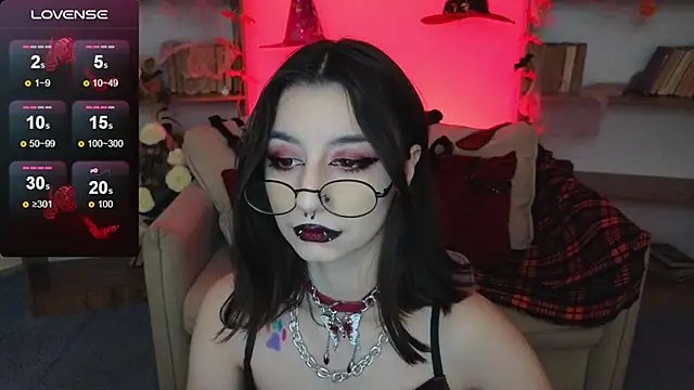 Snapshot of Mistress__Marcelline chatting on October 17, 2025, 9:45 am Mistress Marcelline online show from October 17, 2025, 9:45 am