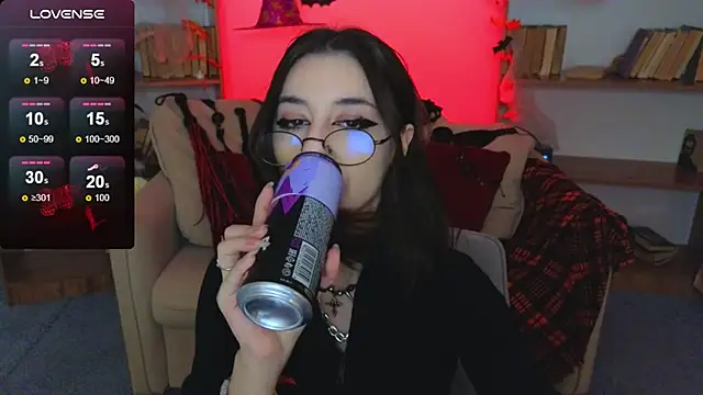 Snapshot of Mistress__Marcelline chatting on October 19, 2025, 9:32 am Mistress Marcelline online show from October 19, 2025, 9:32 am