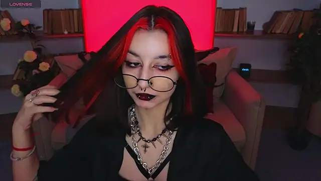 Snapshot of Mistress__Marcelline chatting on November 14, 2025, 10:47 am Mistress Marcelline online show from November 14, 2025, 10:47 am