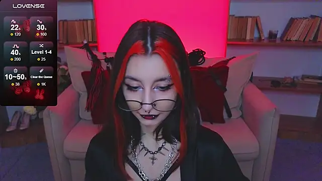 Snapshot of Mistress__Marcelline chatting on November 20, 2025, 10:37 am Mistress Marcelline online show from November 20, 2025, 10:37 am