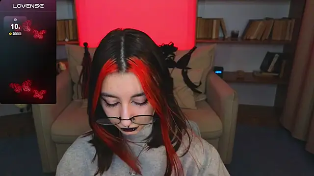 Snapshot of Mistress__Marcelline chatting on November 28, 2025, 10:51 am Mistress Marcelline online show from November 28, 2025, 10:51 am