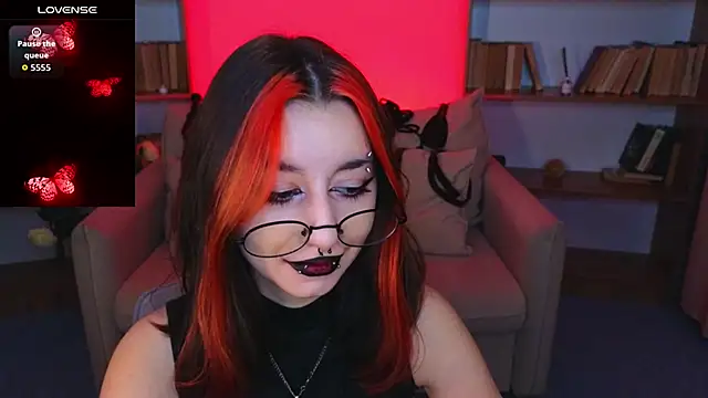 Snapshot of Mistress__Marcelline chatting on December 5, 2025, 9:51 am Mistress Marcelline online show from December 5, 2025, 9:51 am