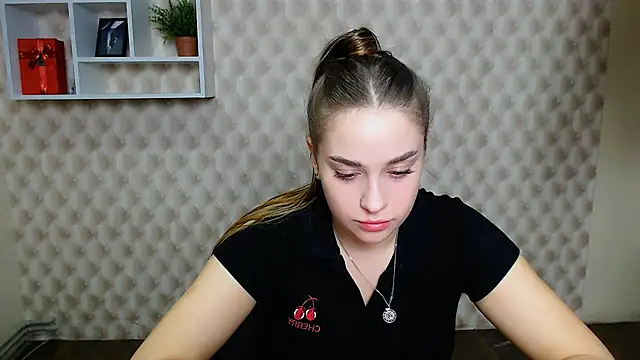  MillaDellf  online show from November 13, 2025, 9:52 am