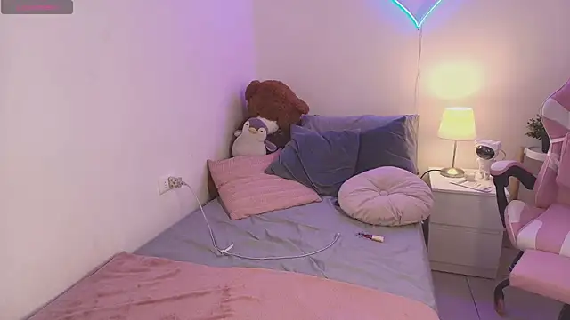 IsabelCortes online show from December 3, 2025, 3:36 am