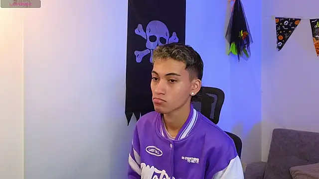 yulian vasquez online show from October 21, 2025, 12:17 pm