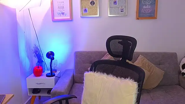 yulian vasquez online show from November 12, 2025, 12:38 pm