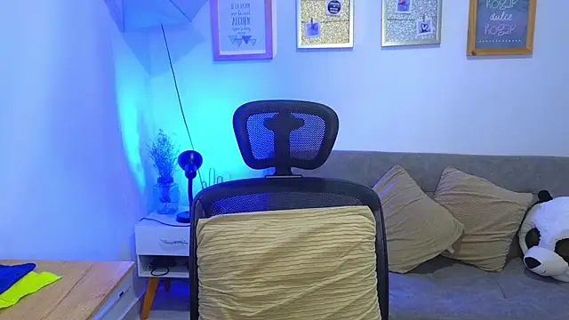 yulian vasquez online show from November 27, 2025, 12:18 pm