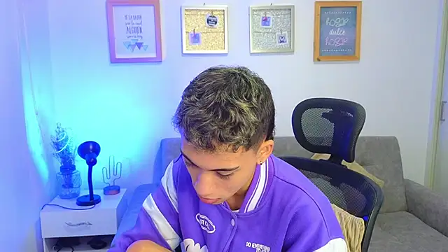 yulian vasquez online show from November 29, 2025, 12:30 pm