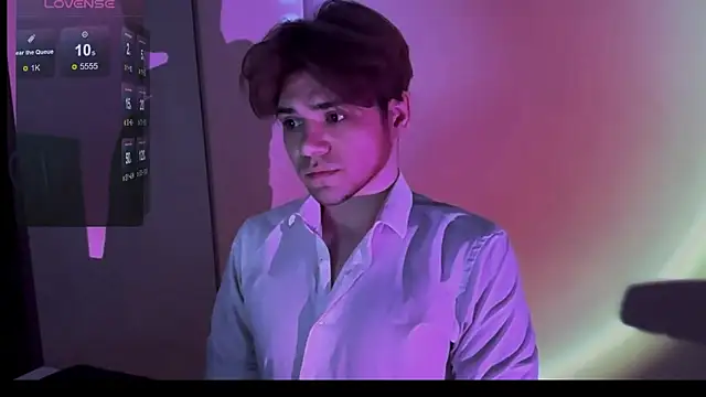 Snapshot of 1RobertTT chatting on September 9, 2025, 8:30 pm 1RobertTT online show from September 9, 2025, 8:30 pm