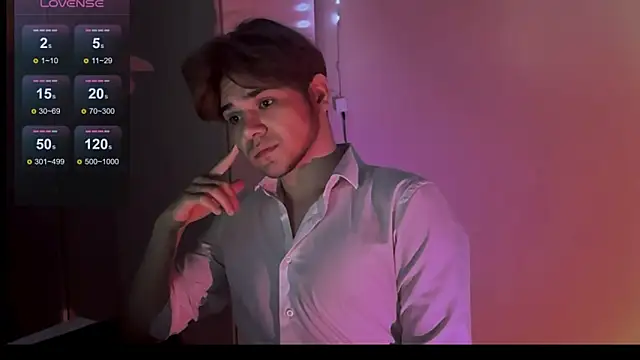 Snapshot of 1RobertTT chatting on September 10, 2025, 9:37 pm 1RobertTT online show from September 10, 2025, 9:37 pm