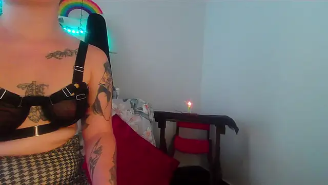 Snapshot of Mitsuha_gate chatting on November 25, 2025, 2:17 pm Mitsuha gate online show from November 25, 2025, 2:17 pm