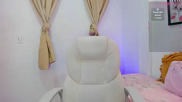 andrea sanchezz online show from November 4, 2025, 11:31 am