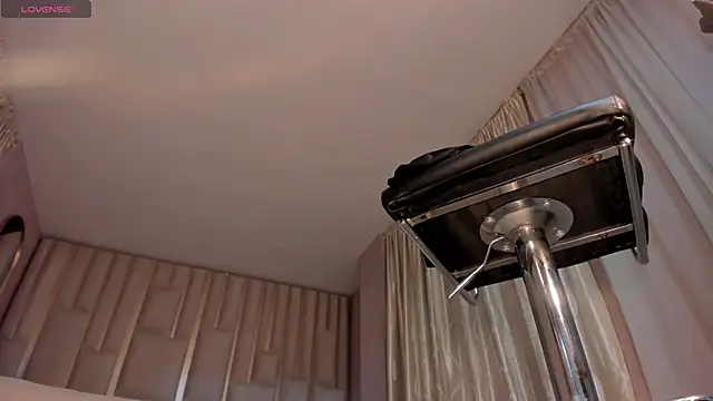 EsmeraldaGrace1 online show from December 3, 2025, 3:25 am