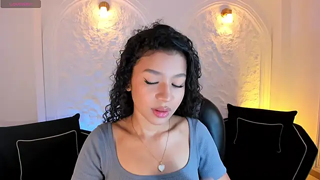 Snapshot of SophieHouston_ chatting on September 25, 2025, 2:48 am SophieHouston online show from September 25, 2025, 2:48 am