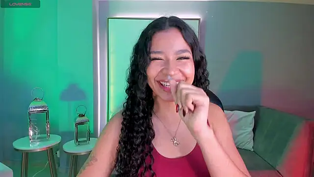 Snapshot of SophieHouston_ chatting on October 14, 2025, 4:35 am SophieHouston online show from October 14, 2025, 4:35 am