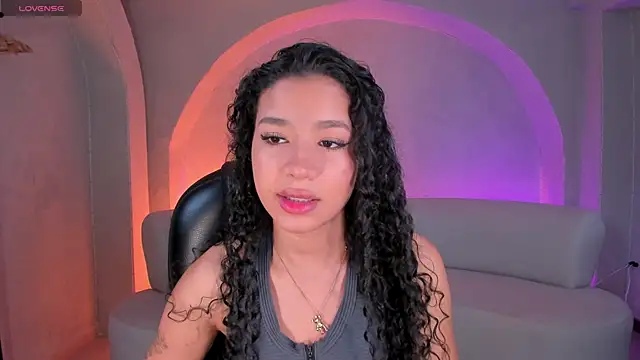 Snapshot of SophieHouston_ chatting on October 17, 2025, 4:37 am SophieHouston online show from October 17, 2025, 4:37 am