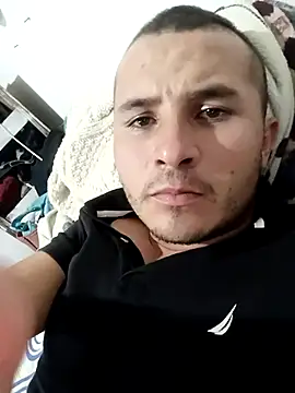 santiii   12 online show from December 2, 2025, 11:56 pm