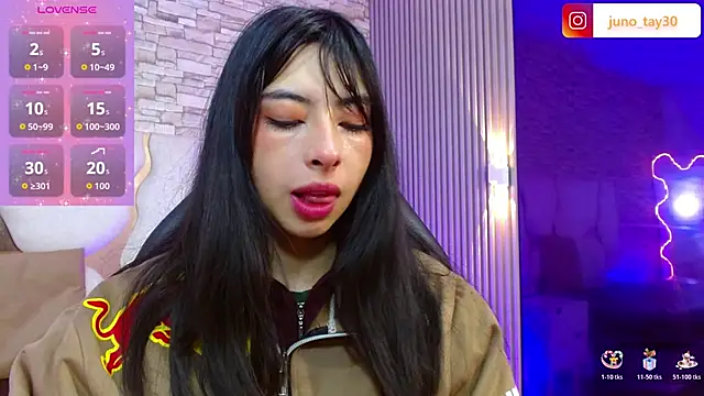 juno tay online show from November 21, 2025, 11:42 am